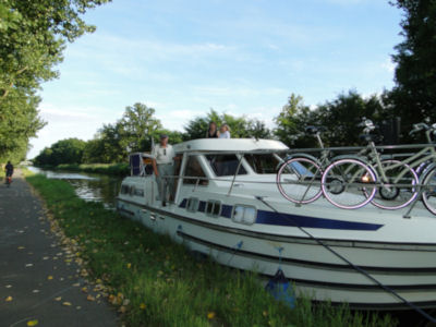 Our first mooring alongside the canal bank