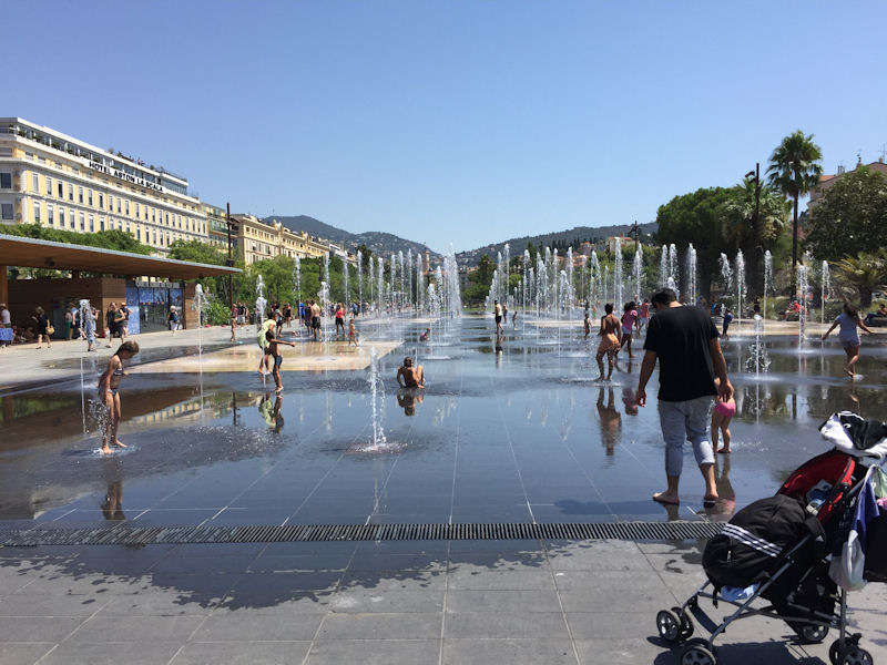 A large shooting fountain in Nice where children would play to get relief from the hot sun.